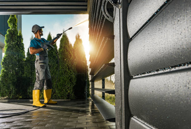 Best Pool Deck Cleaning  in Potomac Park, CA
